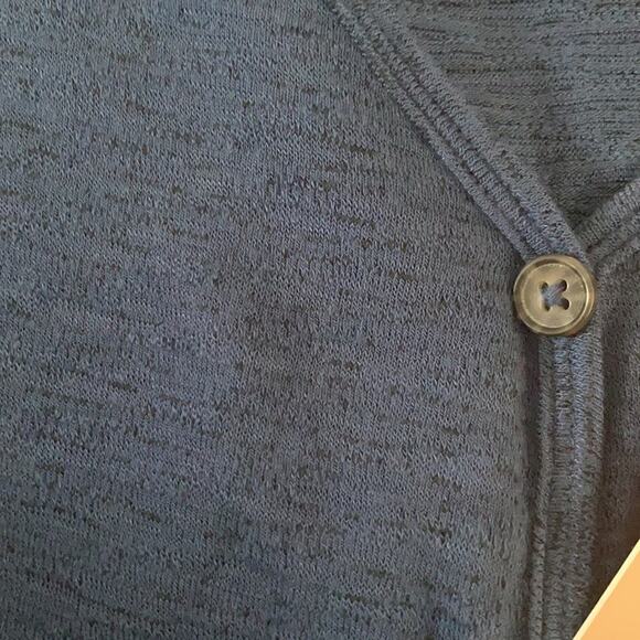 EVRI Pacific Typhoon Dolman Tie Front Top - Picture 7 of 10